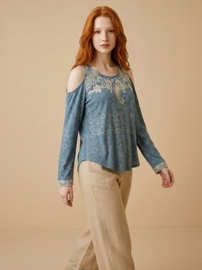 Lucky Brand - Embroidered Cold Shoulder Cut Out Long Bell Sleeve Top - Small